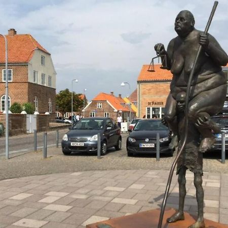 Hyggeligt Lille Byhus Lige Mellem Havnen Og Bytorv Ringkobing Bagian luar foto