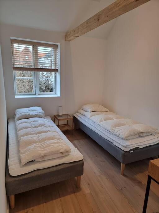 Hyggeligt Lille Byhus Lige Mellem Havnen Og Bytorv Ringkobing Bagian luar foto